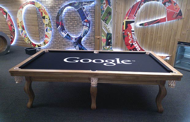 stół bilardowy w siedzibie Google